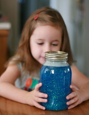 Shaking glitter jar